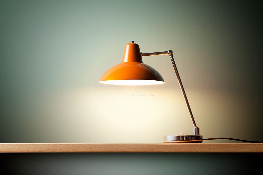 How Does Lighting Affect the Psychology and Mood at A Restaurant?