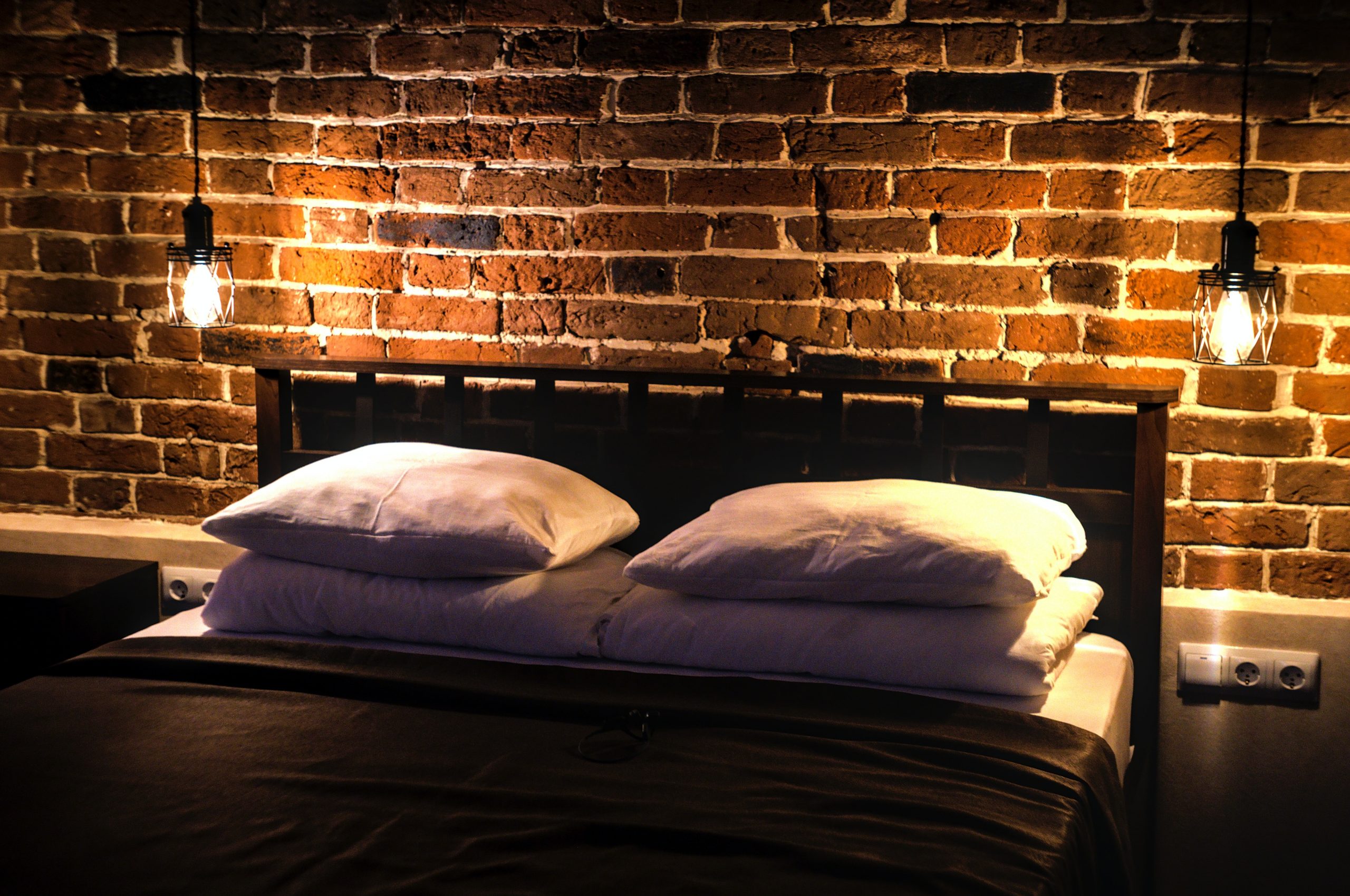 How To Decorate A Small Bedroom With Wall Lights?