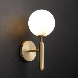 Majestic Wall Lamp